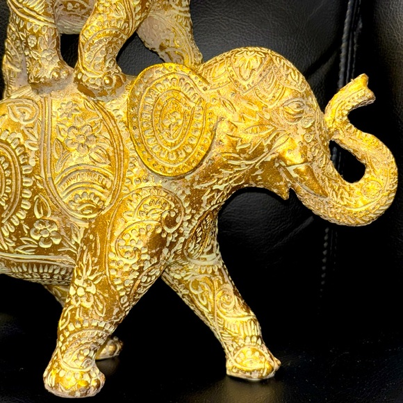 Golden Finish Resin Elephant Sculpture, Father, Mother and Calf. - Picture 2 of 10